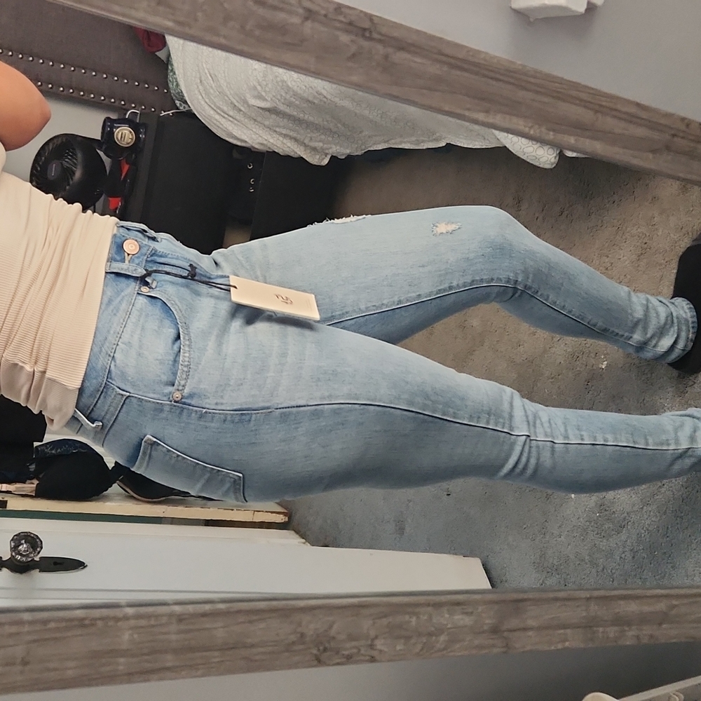 Skinny light wash high-waisted jeans